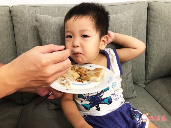 人氣港式點心【新葡苑】大廚蘿蔔糕、小豬流沙包 ✦ 超值優惠價，現買現賺！