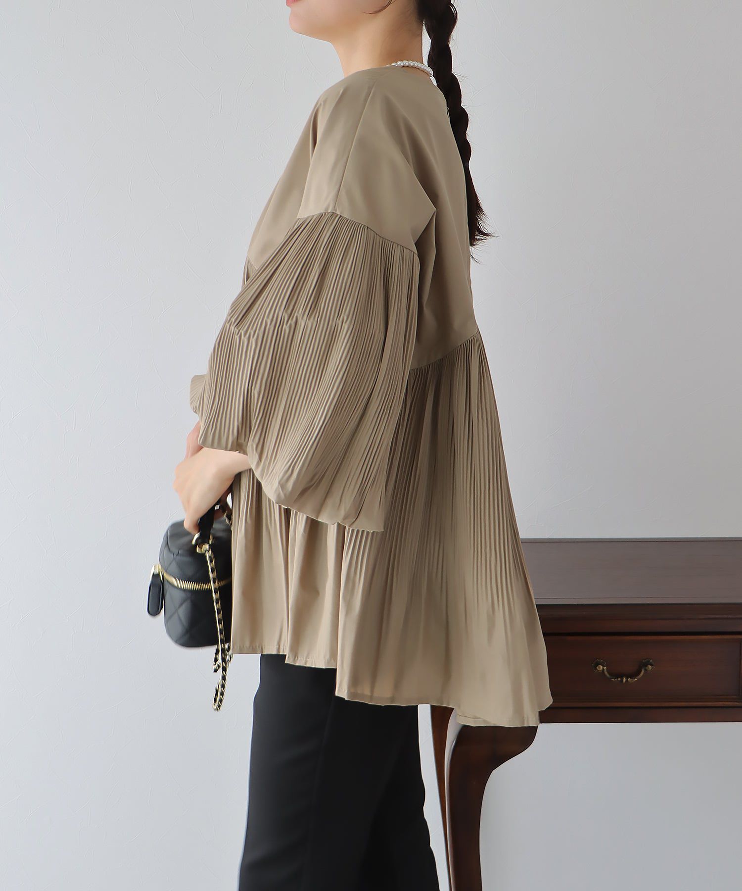 日本 BLUE EAST - 楊柳拼接五分袖上衣-奶茶