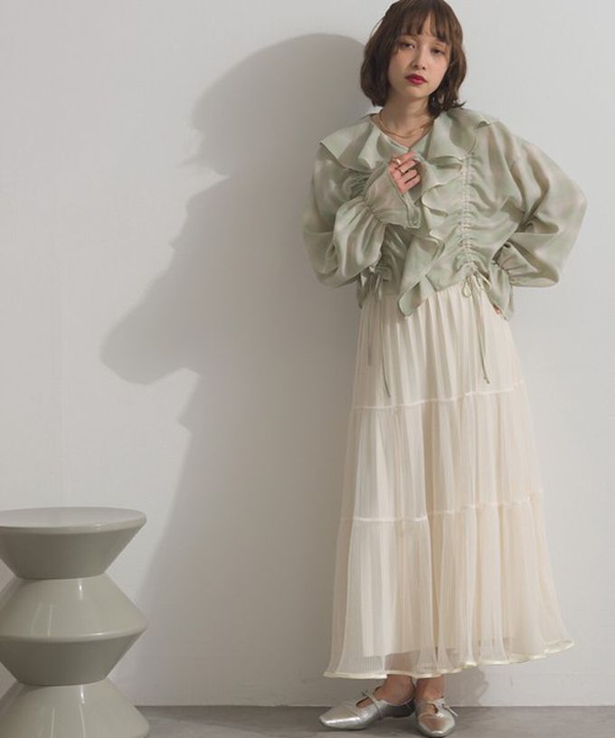 日本 ELENCARE DUE - 飄逸荷葉領浪漫抽繩長袖上衣-米棕系