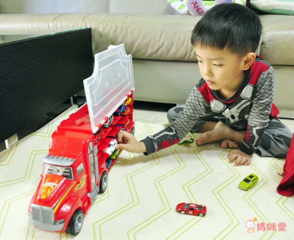 降價優惠中♬一咖直接帶著走✌收納大車～最多可放 26 台小車✌ CP值超高！