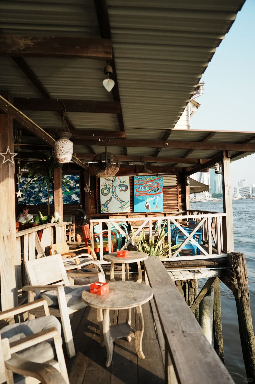 🇹🇭曼谷超愜意的河景餐廳｜邊喝酒邊看日落🌄
