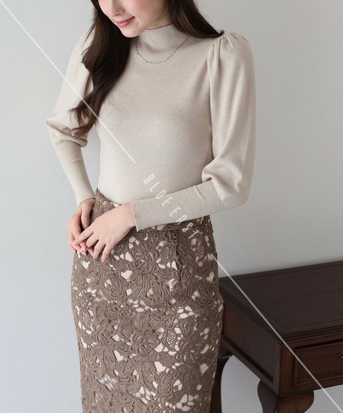 日本 BLUE EAST - 宮廷風百搭針織微高領長袖上衣-米杏