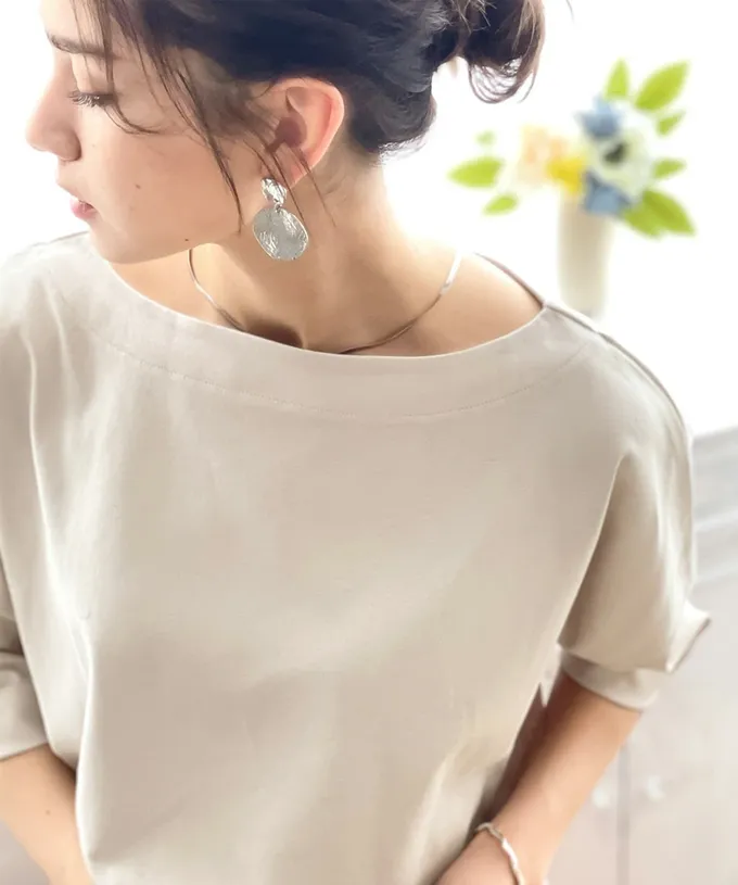 日本 Classical Elf - 船領顯瘦落肩五分袖上衣-黑