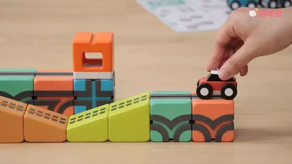 募資突破2400萬【Qbi】益智磁吸軌道積木玩具