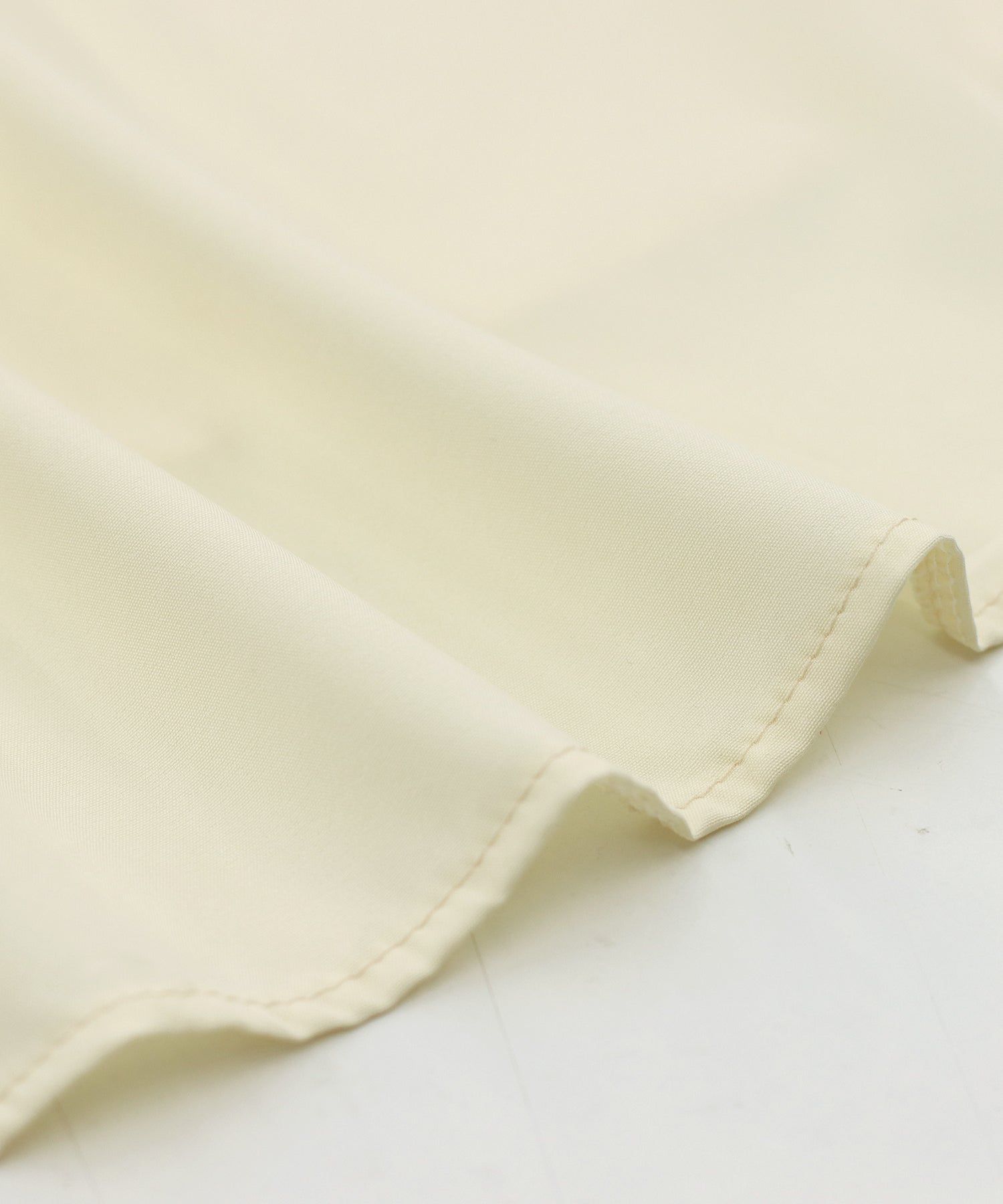 日本 BLUE EAST - 圓領金色愛心長袖襯衫-卡其