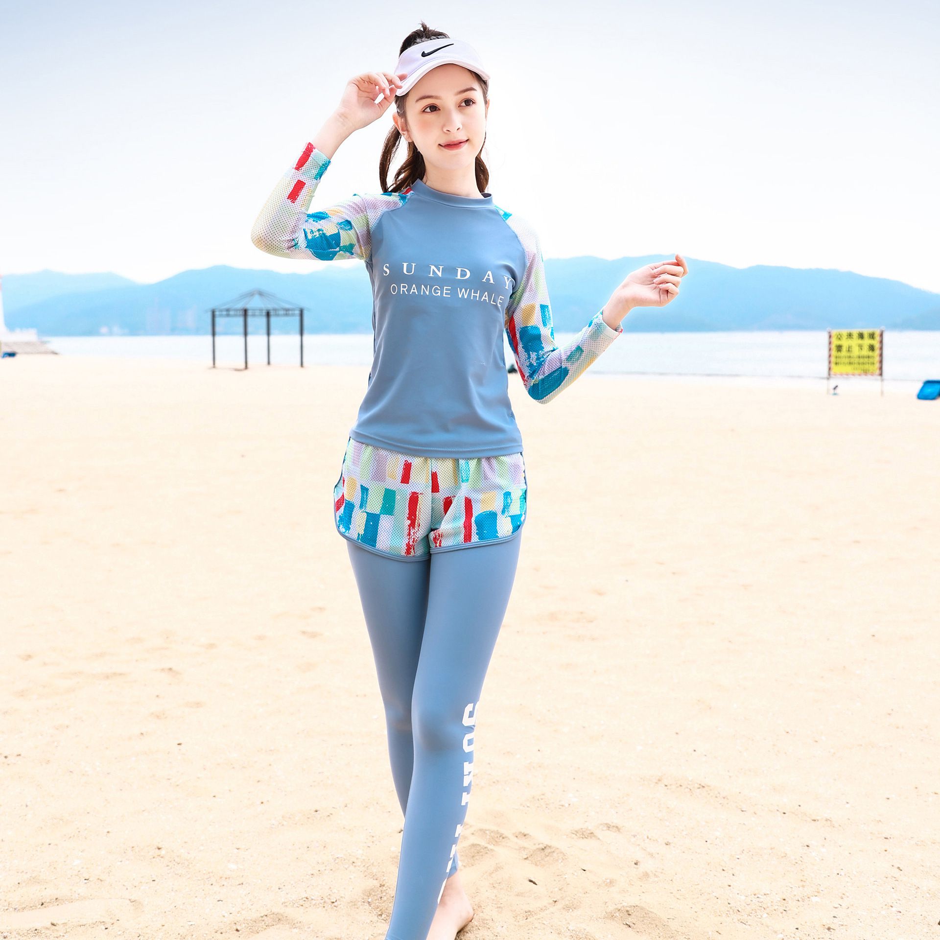 大童女孩速乾長袖泳衣套裝(三件組)-繽紛幾何-藍色-泳衣、長泳褲、短泳褲