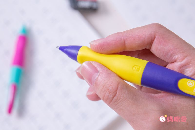 STABILO思筆樂 - EASYergo 3.15胖胖鉛自動鉛筆(淺藍/深藍色)-右手用-內含磨芯器*1個+筆芯*1盒