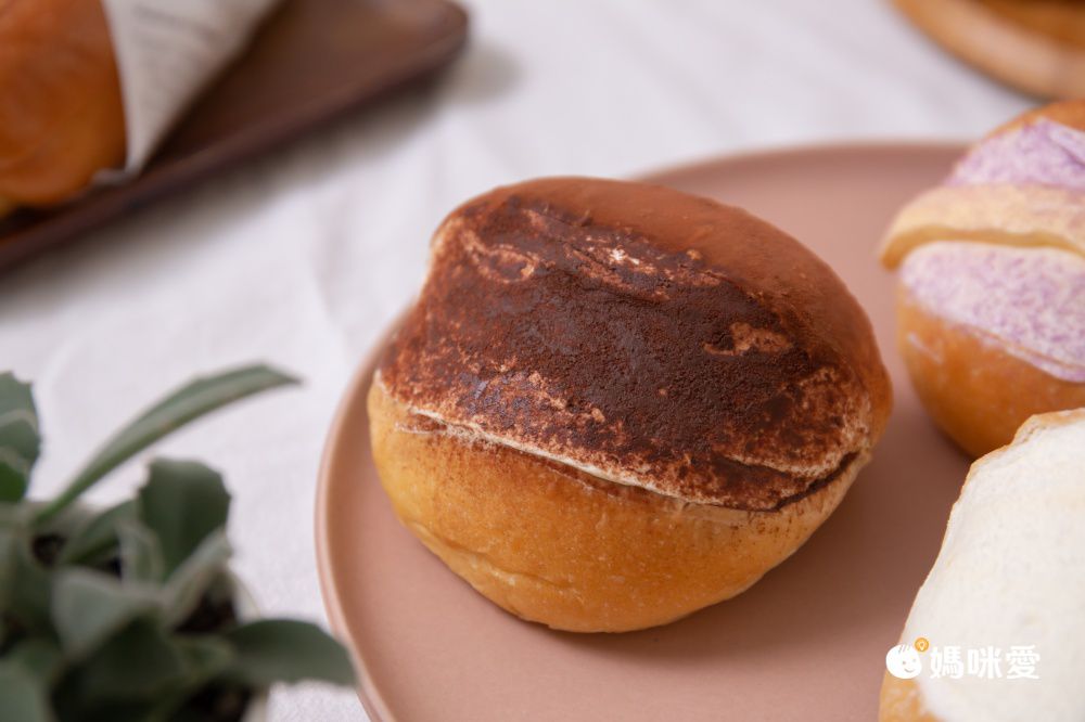免運｜高雄排隊名店【奧瑪烘焙】日式崎風蛋糕/羅馬生乳包