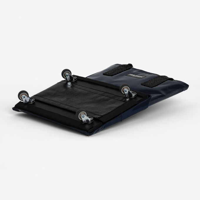 可折疊的設計，放置在家中也不佔空間