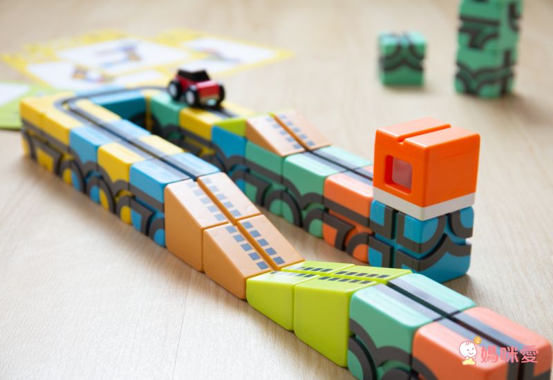 Qbi - 益智磁吸軌道玩具-成長探索系列-兒童同樂組-[獨家送]經典方塊4入擴充包(顏色隨機)