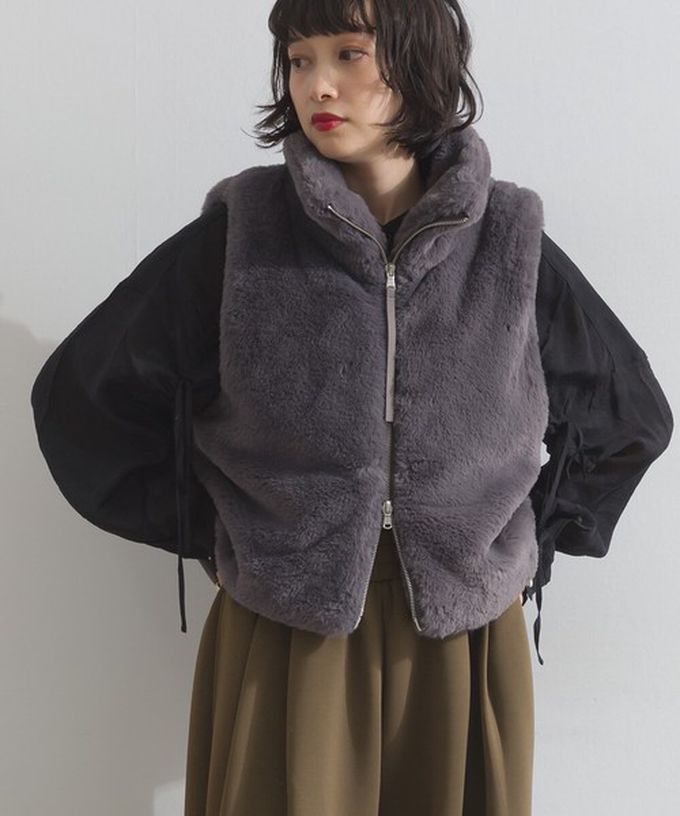 日本 ELENCARE DUE - 柔軟蓬鬆仿毛立領雙拉鍊背心-象牙白