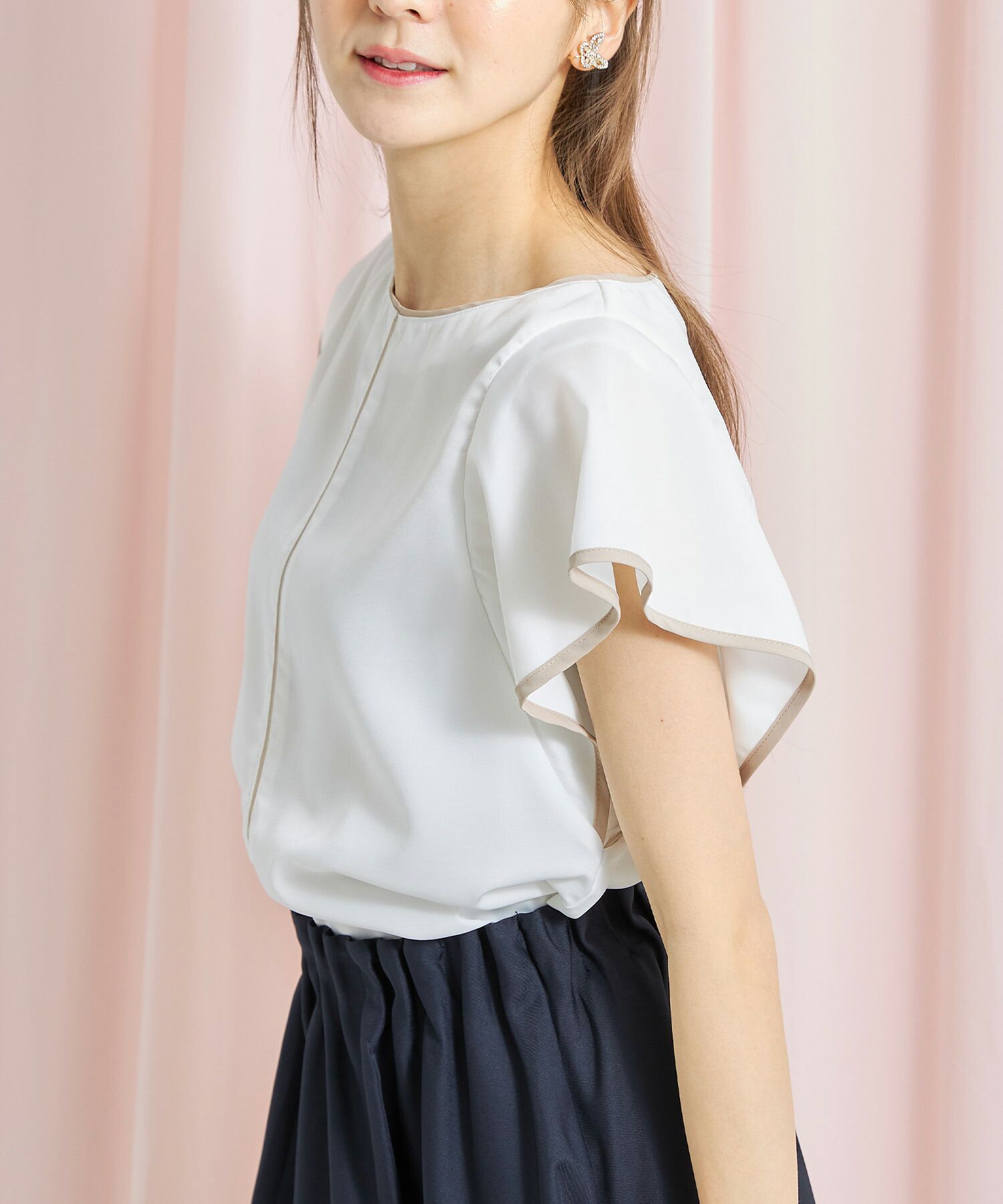 日本 tocco-closet - 撞色滾邊波浪袖上衣-天使白