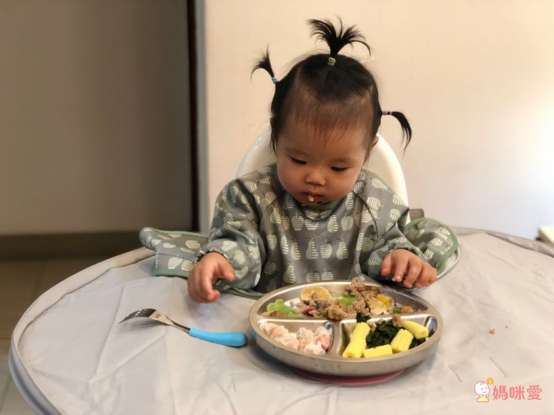 用到小學沒問題【Avanchy】分隔吸盤餐盤，自主吃飯首選