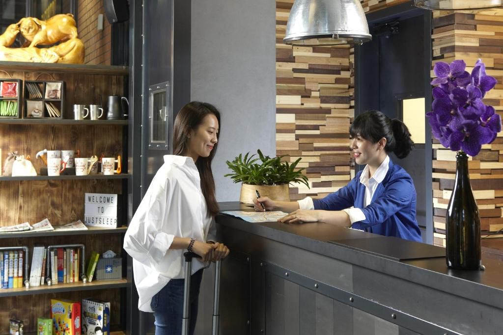 【捷絲旅 Just Sleep 三重館】雙人/四人含早