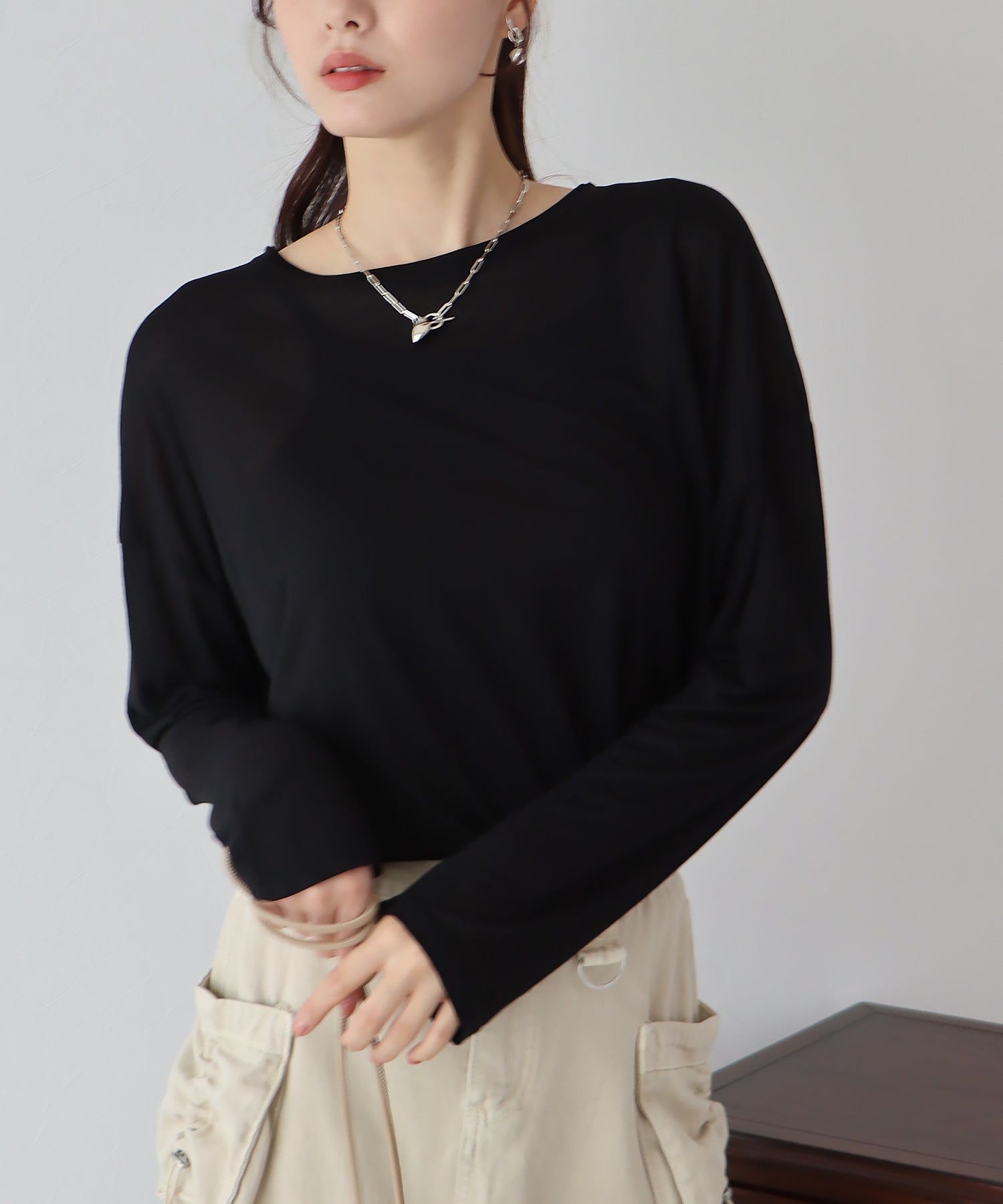 日本 BLUE EAST - 柔軟薄透落肩長袖上衣-粉