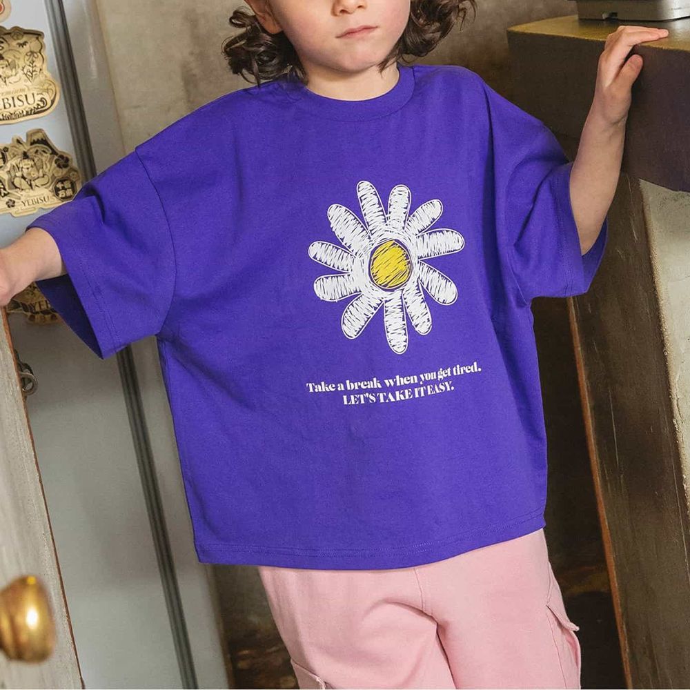 美式寬鬆感印花五分袖上衣-大白花-寶藍