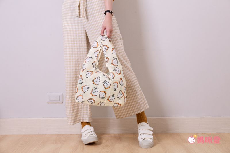 日本 OKUTANI - 童趣插畫便當寬底折疊購物袋-醜萌動物-卡其 (25.5x43x20cm)