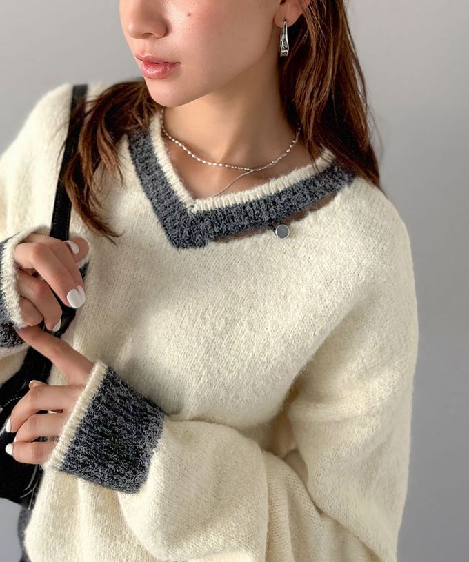 日本 Classical Elf - mily bilet 迷人鎖骨V領簡約針織上衣-炭灰