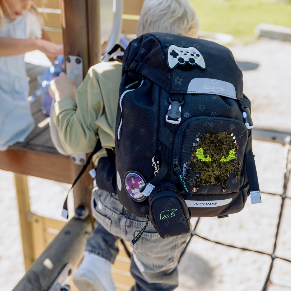 Classic Maxi 護脊書包 28L - 像素小精靈