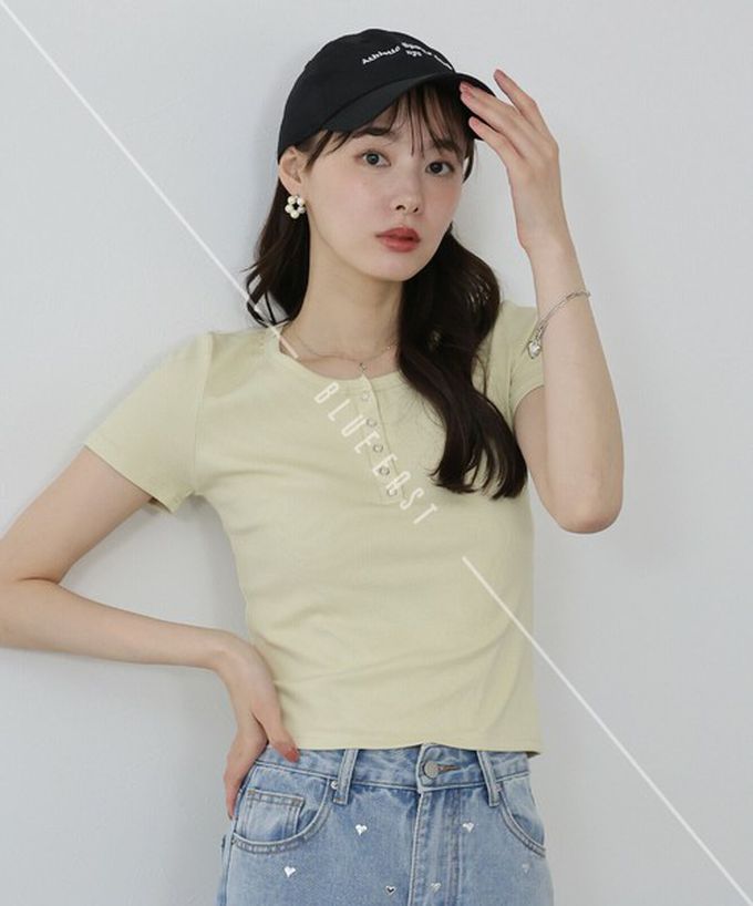 日本 BLUE EAST - 亨利領合身美型短袖上衣-黑