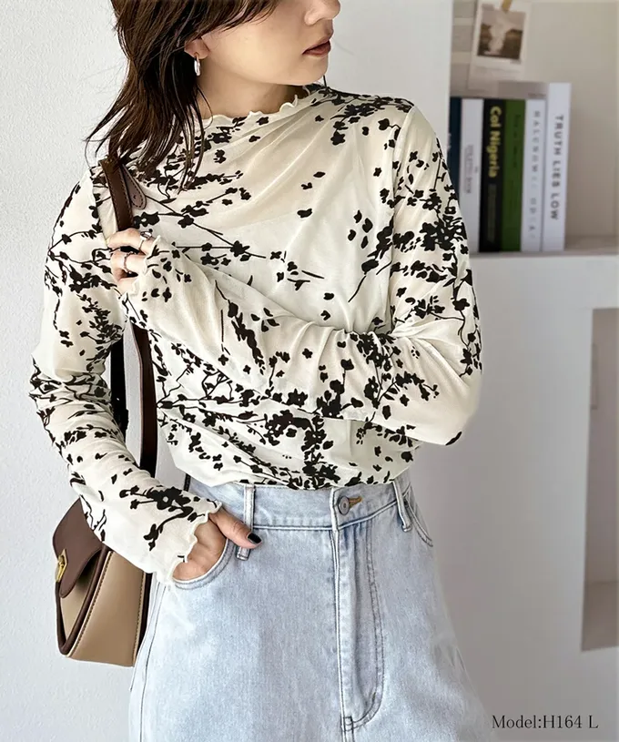 日本 Classical Elf - 成熟感花卉透膚木耳領長袖上衣-白底黑花