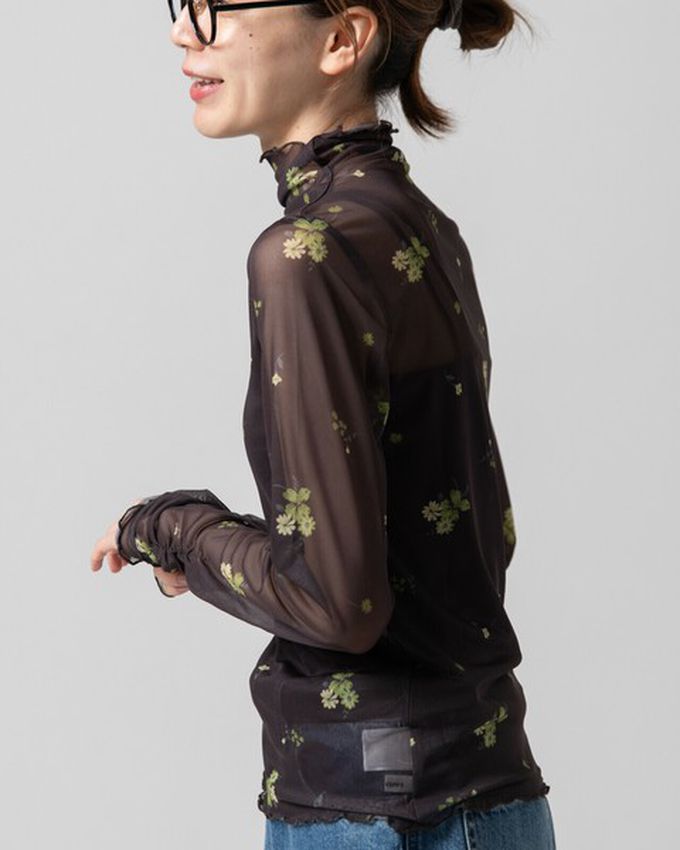 日本 gleam - 優雅小花木耳邊透膚高領長袖上衣-咖啡x黃花