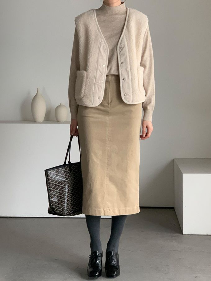 韓國女裝連線 - 薄燈芯絨直筒後開衩中長裙-淺卡其