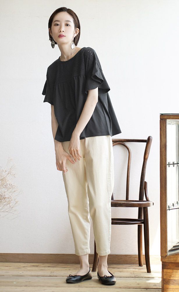 日本 zootie - 低調優雅蕾絲拼接荷葉短袖上衣-黑