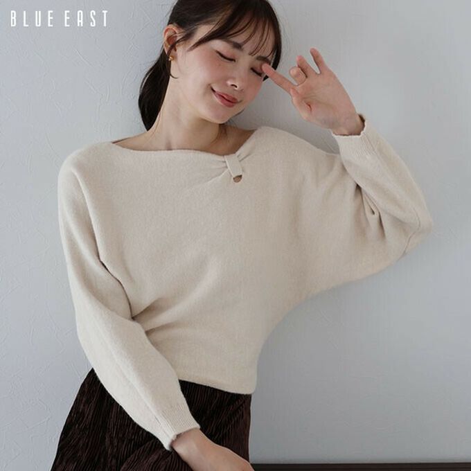 日本 BLUE EAST - 顯瘦曲線領簡潔針織長袖上衣-咖啡 (M)