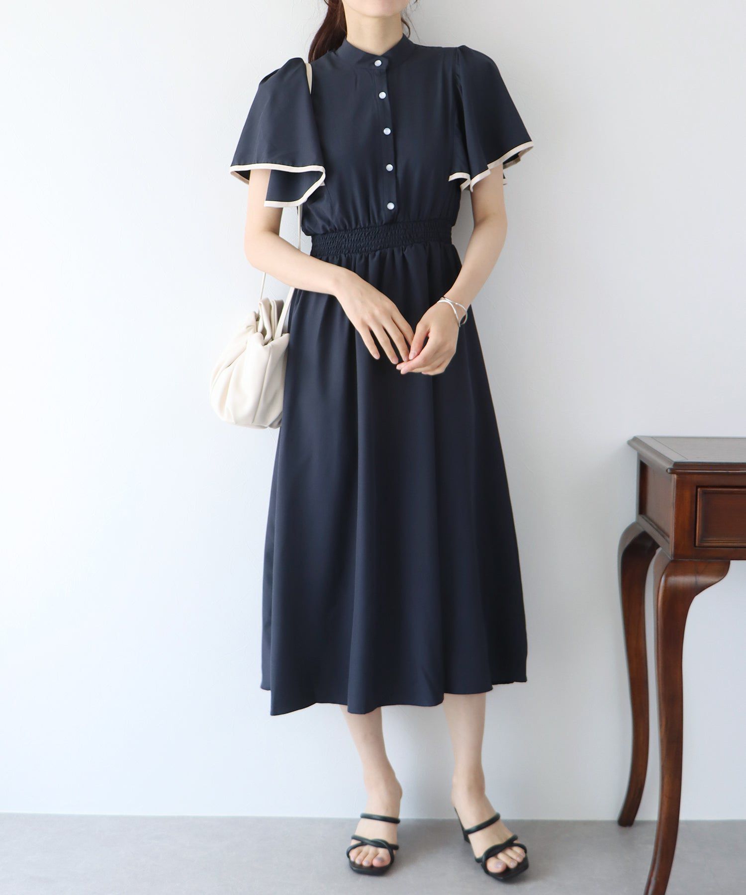 日本 BLUE EAST - 浪漫時光碎花雪紡短袖洋裝-寧靜花園-淺粉紫