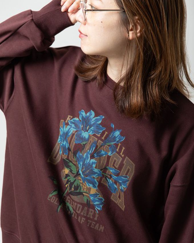 日本 gleam - 裏毛寬版學院風花卉大學T-白