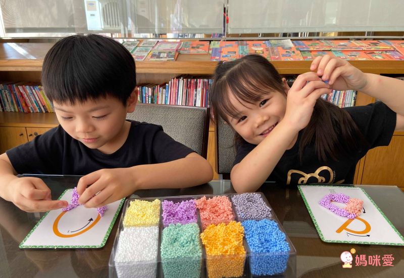 輕捏好塑形【美國Educational Insights 粒粒黏土】不卡指縫！