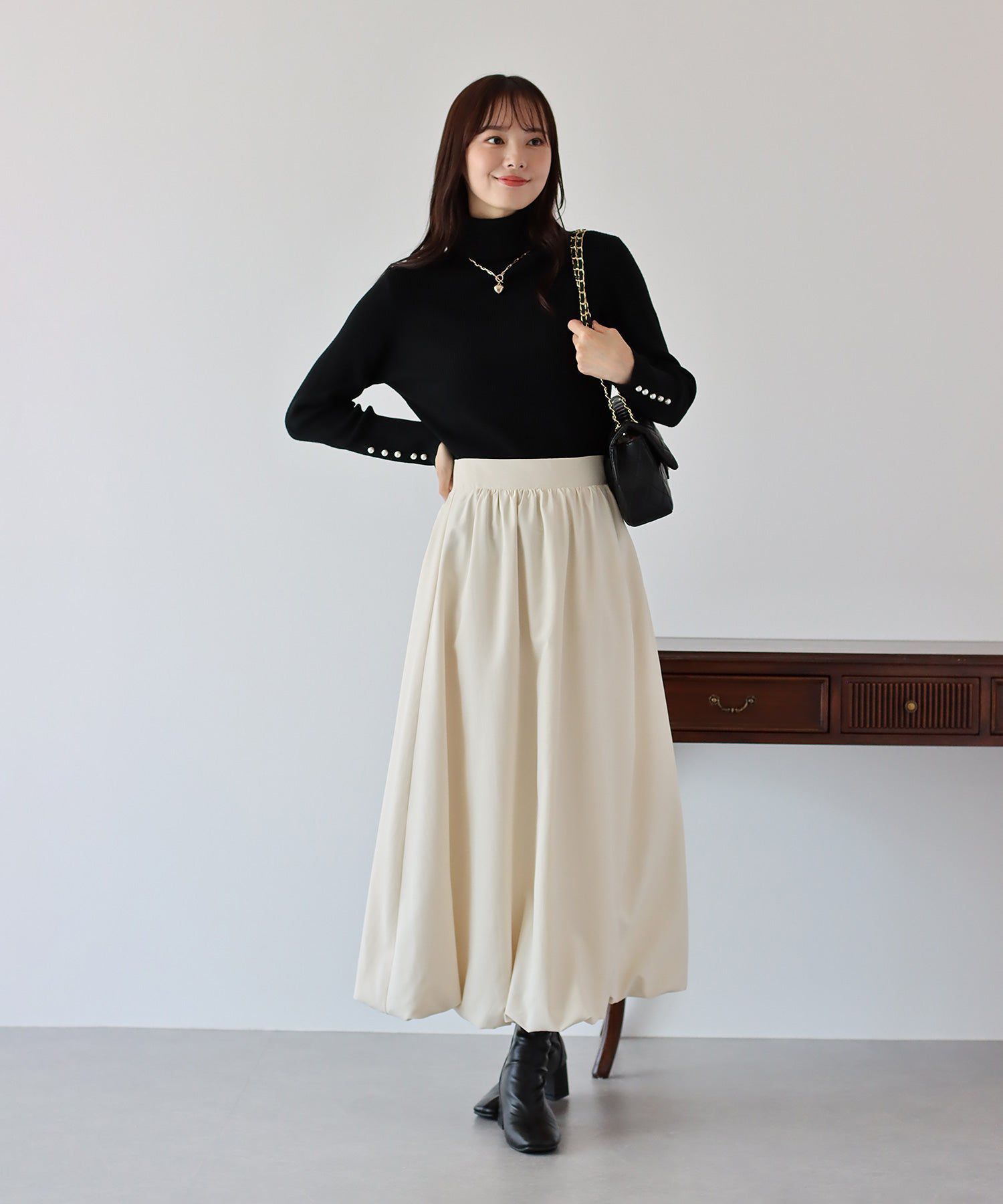 日本 BLUE EAST - 珍珠釦高領羅紋針織上衣-寶藍