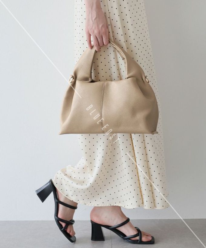 日本 BLUE EAST - 圓潤俏麗2way手提包(附長揹帶)-卡其