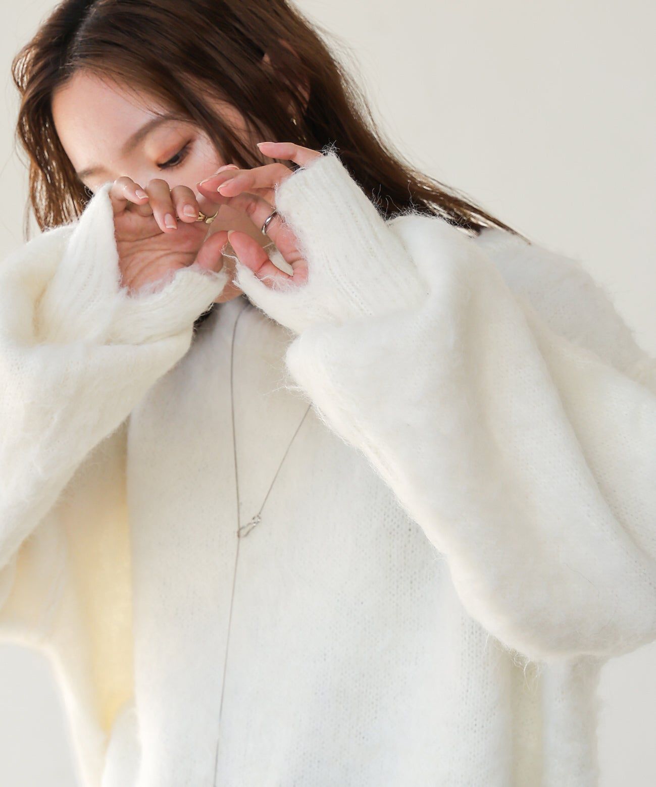 日本 Bab - 澎袖毛海溫柔廓形針織上衣-淺灰