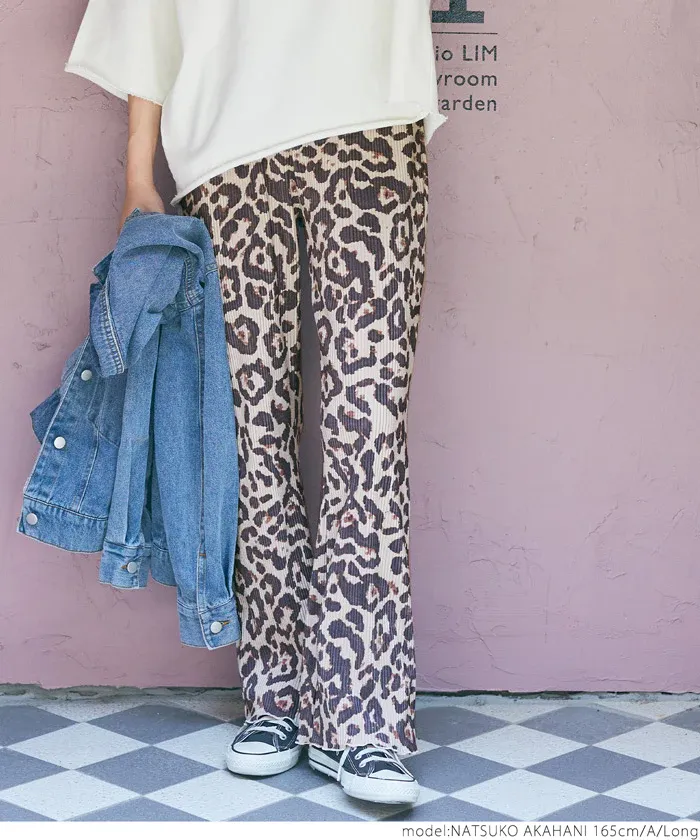 日本 COCA - 時尚彈性細摺垂墜寬褲-斑馬紋