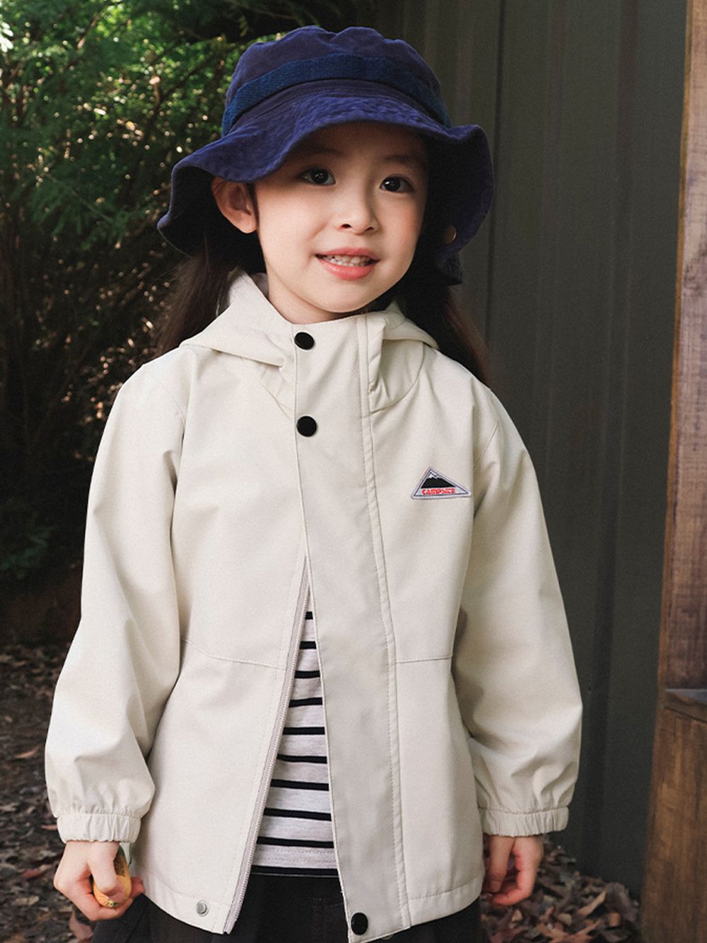 防潑水連帽衝鋒外套-奶杏色