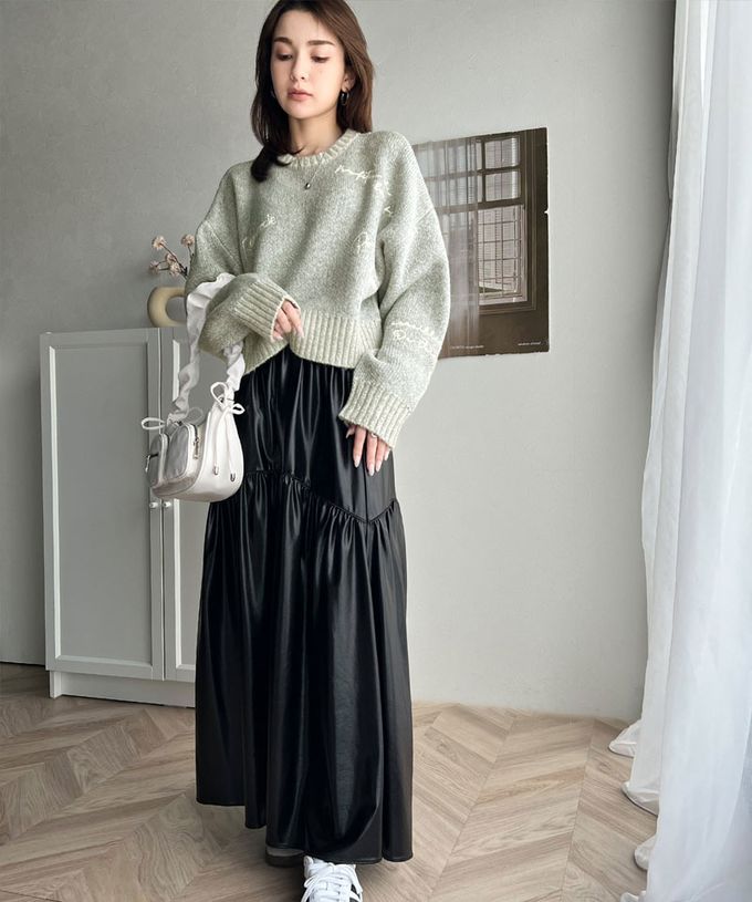 日本 Classical Elf - 英文刺繡時尚配色羅紋毛衣-黑