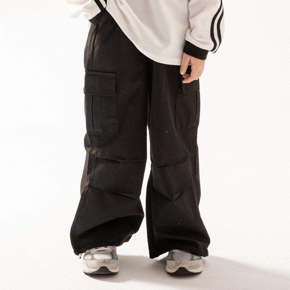 韓國 BUCKET LIST - 鬆緊腰工裝大口袋風格休閒長褲-黑