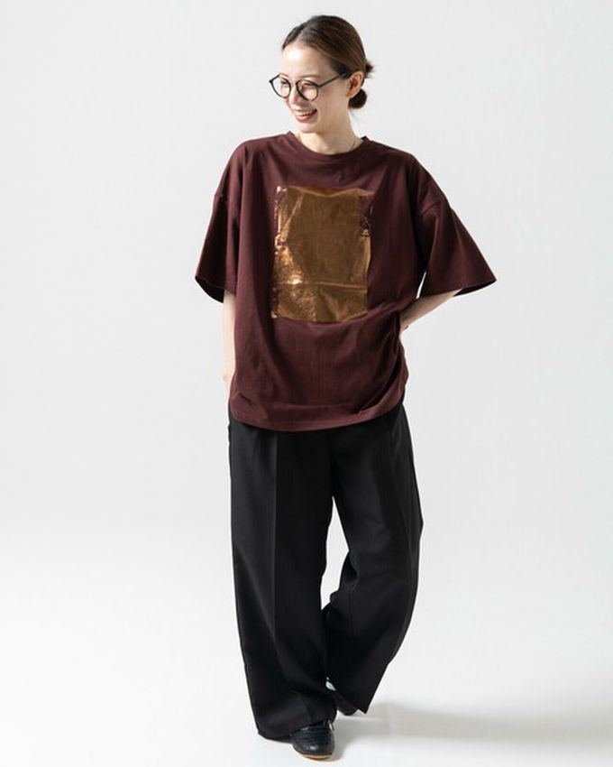 日本 gleam - 燙金光澤廓形寬版天竺棉短袖T恤-金x奶油杏