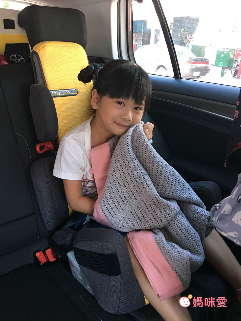 英國 Mama Designs - 100% 棉織透氣洞洞毯-櫻花粉 (S號)-70x90cm