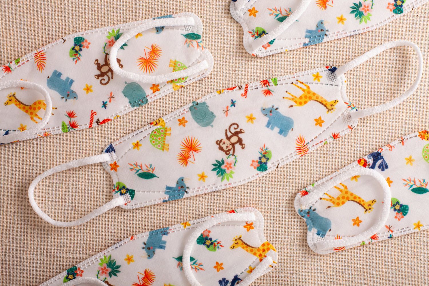 順易利口罩 SUMEASY - 兒童4D醫用口罩-草原派對 (約18cm x 7cm，6-12歲適用)-10入