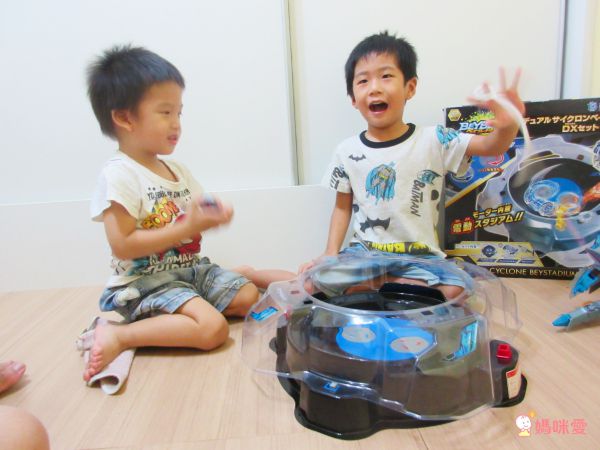 小學超夯戰鬥陀螺！日本【TAKARA TOMY】人氣玩具