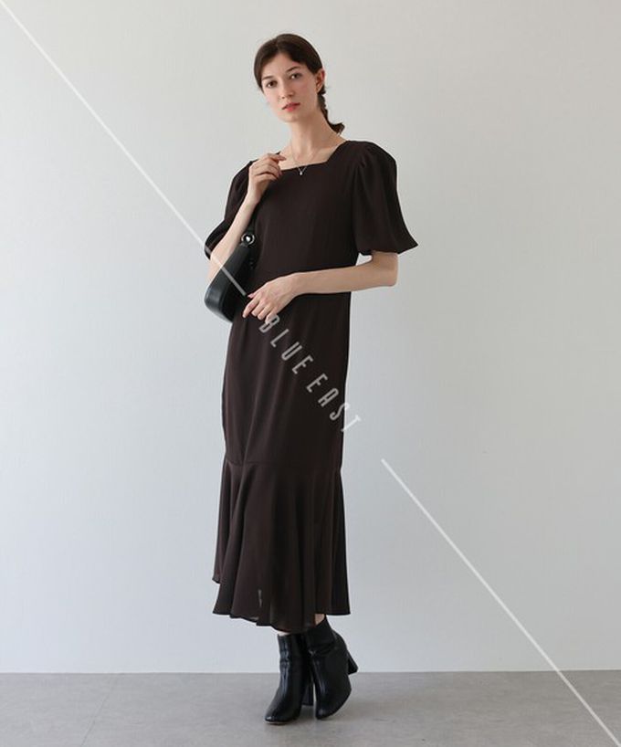 日本 BLUE EAST - 優雅方領後綁帶泡泡袖魚尾洋裝-格紋-黑 (M)