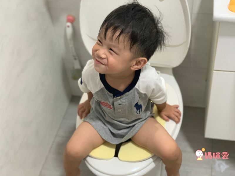 akachan honpo - 折疊式輔助便座-黃色