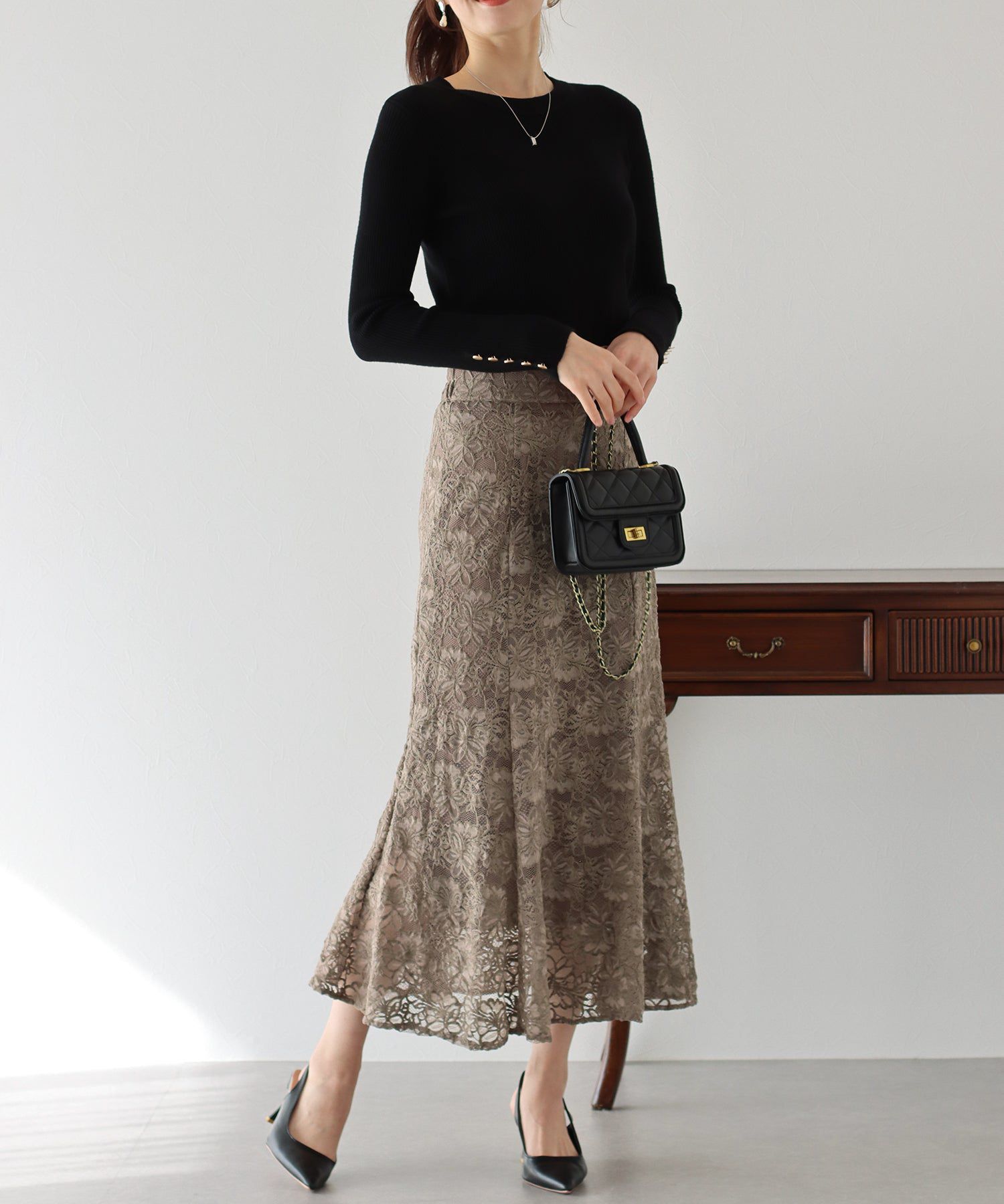 日本 BLUE EAST - 華麗全蕾絲鬆緊魚尾裙-黑