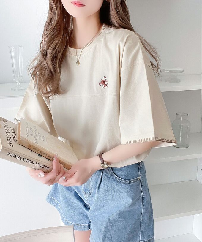 日本 Classical Elf - Java聯名 縫線刺繡風短袖T恤-炭黑