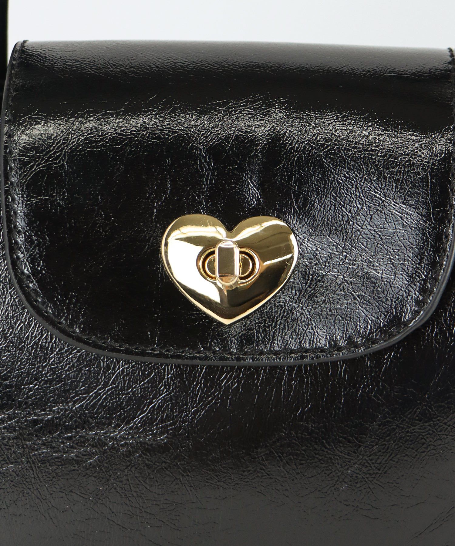 日本 BLUE EAST - 2WAY愛心金釦皮革肩背包-黑