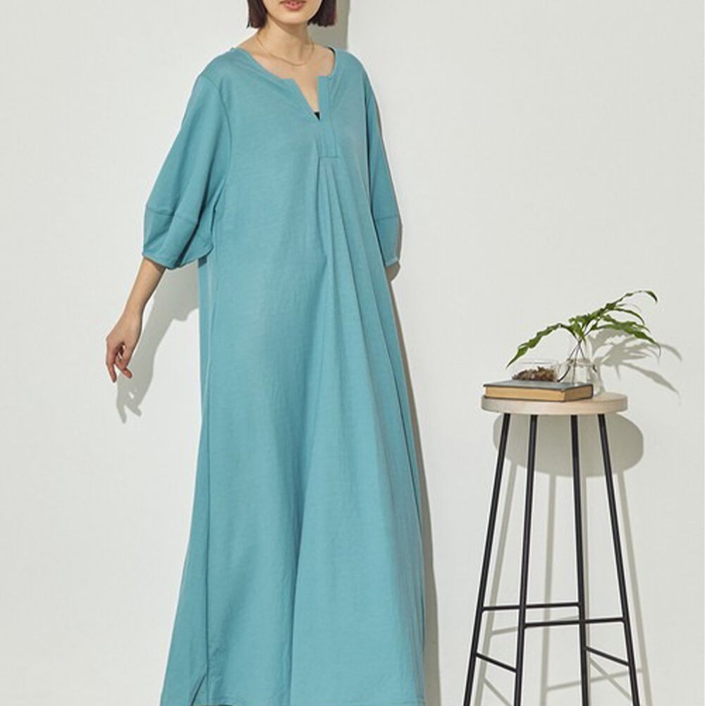 接觸涼感 顯瘦A字鑰匙領五分袖洋裝-藍綠