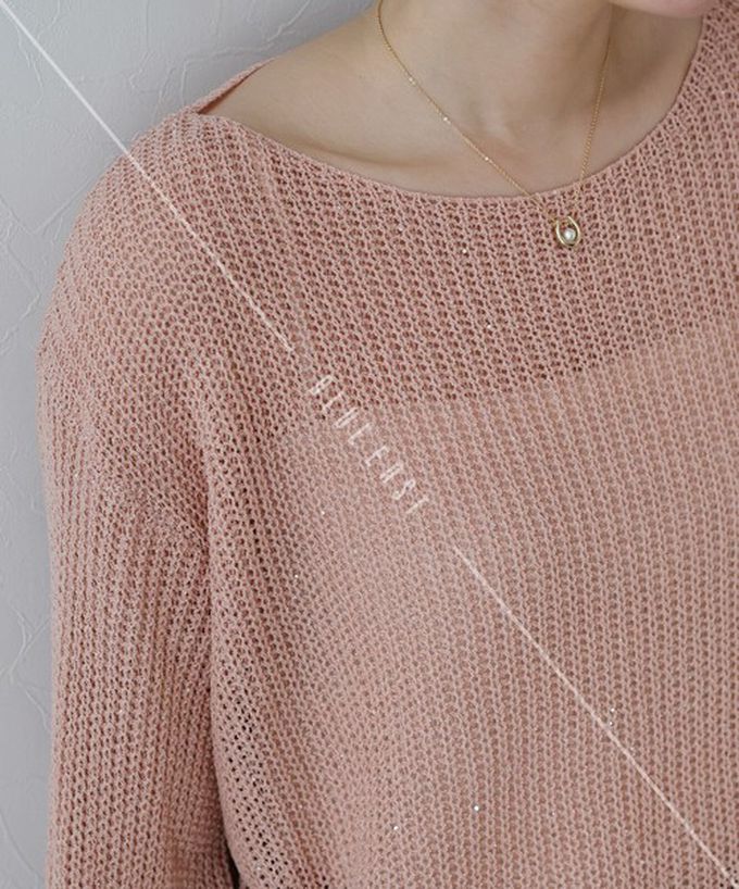 日本 BLUE EAST - 典雅船領閃爍亮片網眼針織上衣-粉紅